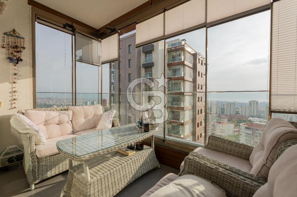 Karşıyaka 360 Sitesi Yüksek Vadi Evlerinde Büyük Tip Satılık 4+1