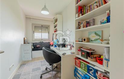 Karşıyaka 360 Sitesi Yüksek Vadi Evlerinde Büyük Tip Satılık 4+1