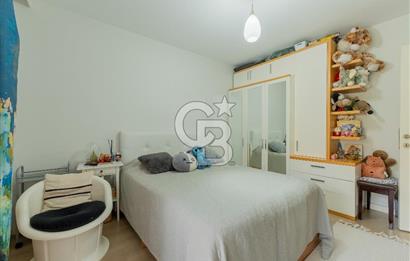 Karşıyaka 360 Sitesi Yüksek Vadi Evlerinde Büyük Tip Satılık 4+1