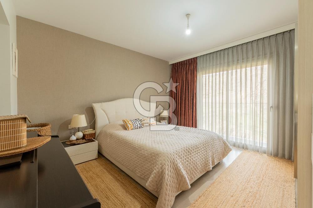 Karşıyaka 360 Sitesi Yüksek Vadi Evlerinde Büyük Tip Satılık 4+1