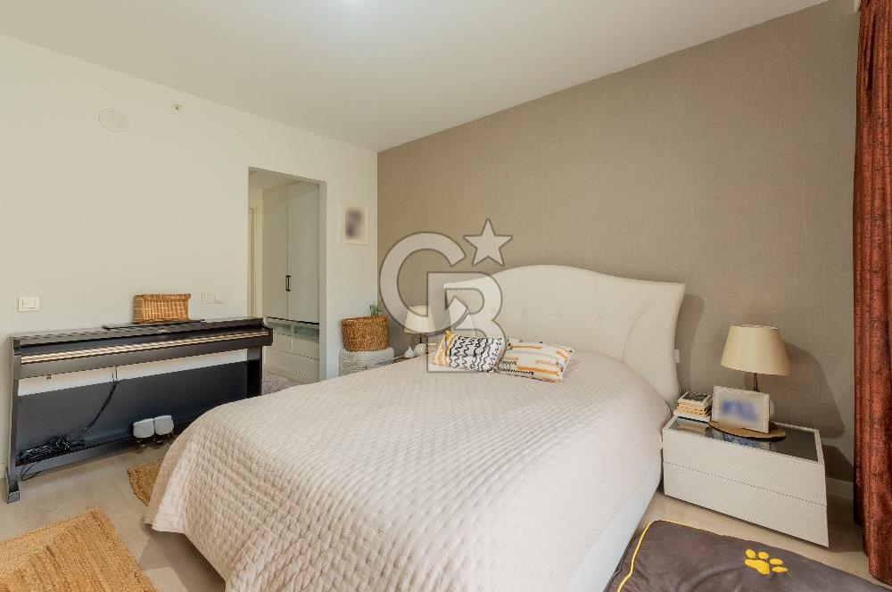 Karşıyaka 360 Sitesi Yüksek Vadi Evlerinde Büyük Tip Satılık 4+1