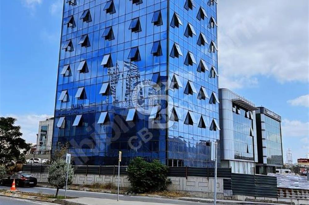 ŞERİFALİ'DE NAKLEN E-80 CEPHELİ 3040M2 PLAZA