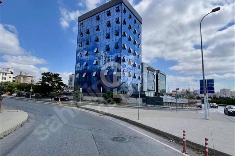 ŞERİFALİ'DE NAKLEN E-80 CEPHELİ 3040M2 PLAZA