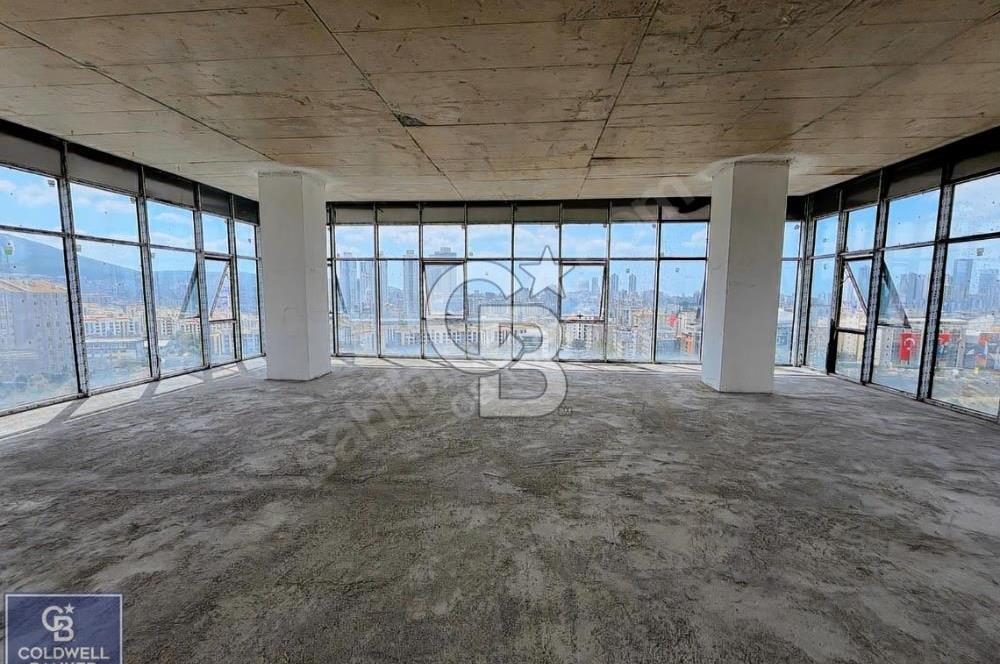 ŞERİFALİ'DE NAKLEN E-80 CEPHELİ 3040M2 PLAZA