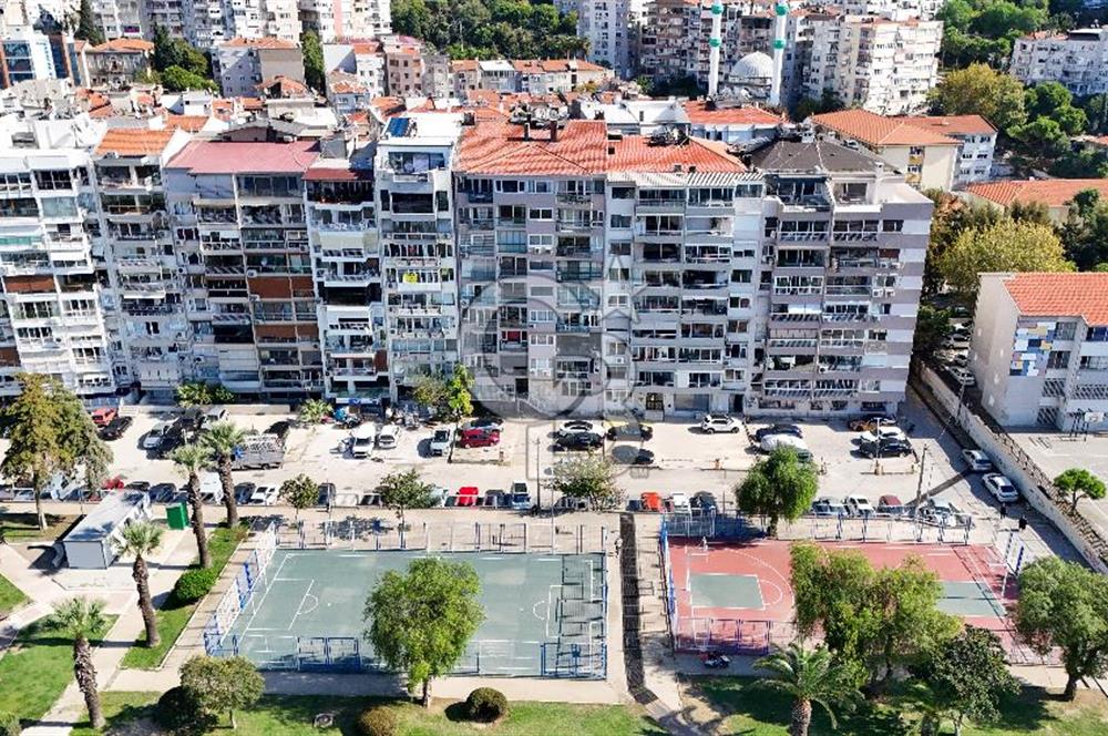 KARATAŞ DENİZ MANZARALI ÇİFT CEPHE 4+1 SATILIK DAİRE