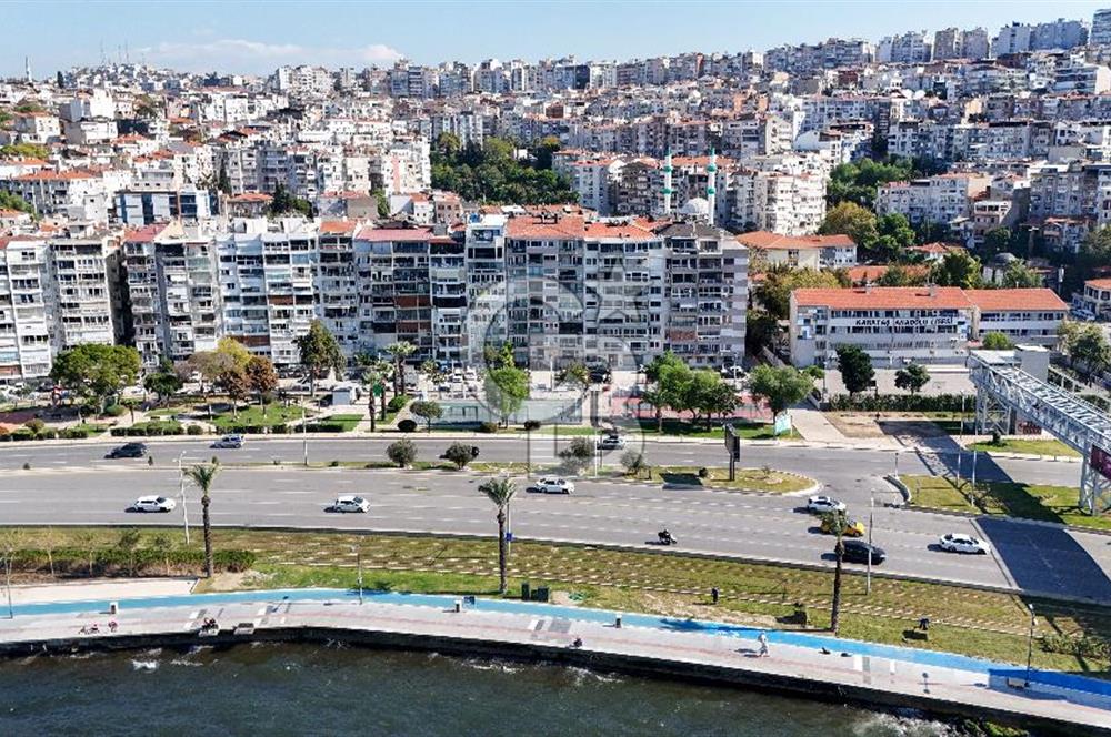 KARATAŞ DENİZ MANZARALI ÇİFT CEPHE 4+1 SATILIK DAİRE