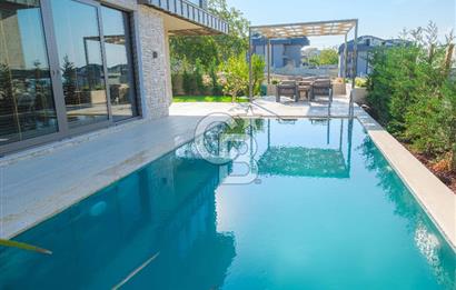 BÜYÜKÇEKMECE KUMBURGAZ 6+2 SATILIK MÜSTAKİL VİLLA