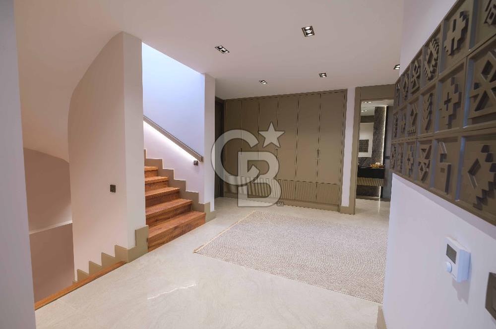 BÜYÜKÇEKMECE KUMBURGAZ 6+2 SATILIK MÜSTAKİL VİLLA