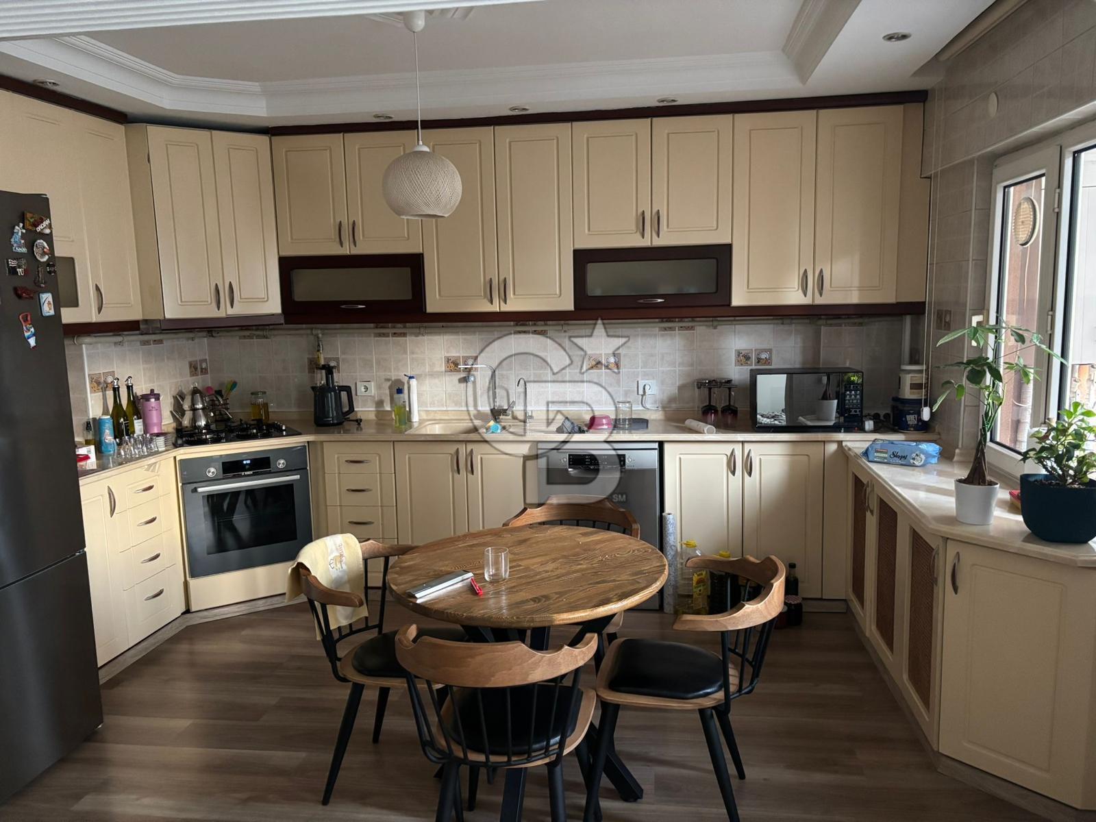 İstiklal Mh. Satılık Daire 3+1 160 M²