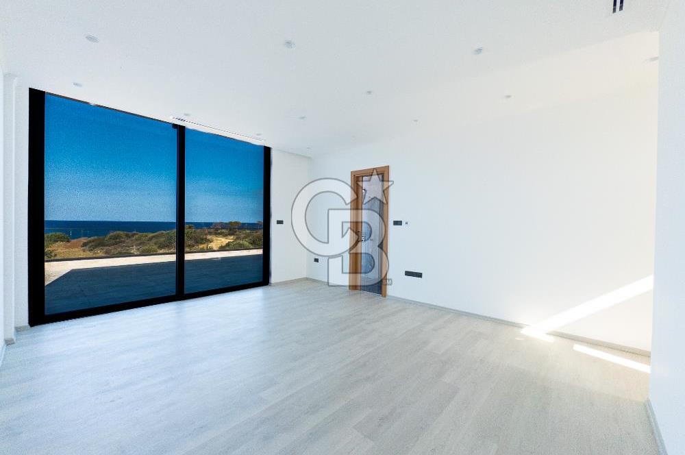 KKTC Girne Çatalköy Bölgesinde Türk Koçanlı Denize Sıfır Lüks 4+1 Villalar