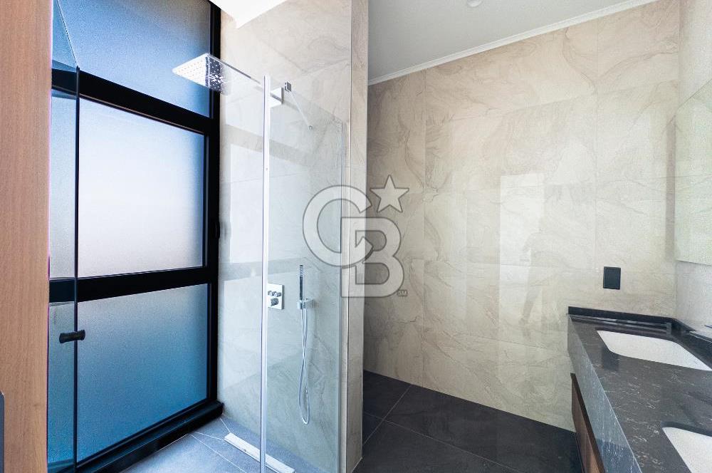 KKTC Girne Çatalköy Bölgesinde Türk Koçanlı Denize Sıfır Lüks 4+1 Villalar