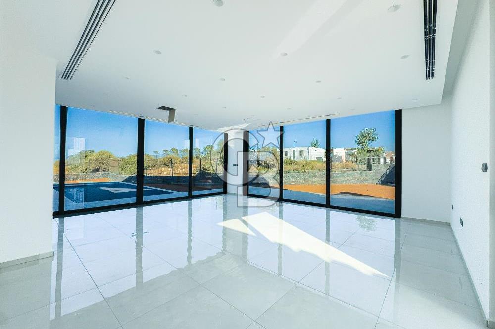 KKTC Girne Çatalköy Bölgesinde Türk Koçanlı Denize Sıfır Lüks 4+1 Villalar