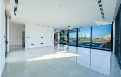 KKTC Girne Çatalköy Bölgesinde Türk Koçanlı Denize Sıfır Lüks 4+1 Villalar