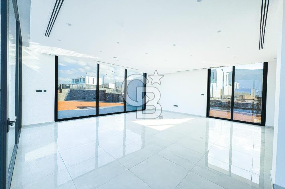 KKTC Girne Çatalköy Bölgesinde Türk Koçanlı Denize Sıfır Lüks 4+1 Villalar