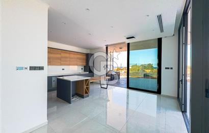 KKTC Girne Çatalköy Bölgesinde Türk Koçanlı Denize Sıfır Lüks 4+1 Villalar