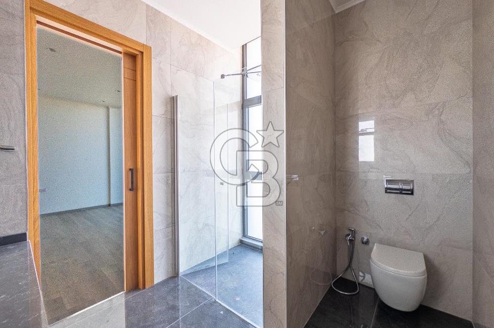 KKTC Girne Çatalköy Bölgesinde Türk Koçanlı Denize Sıfır Lüks 4+1 Villalar