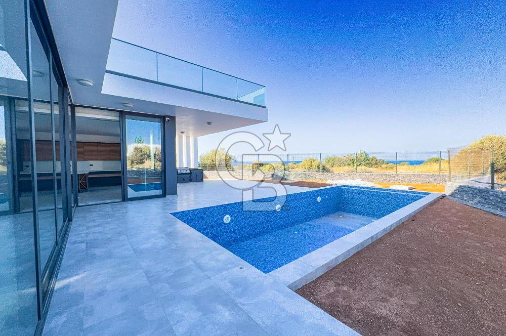 KKTC Girne Çatalköy Bölgesinde Türk Koçanlı Denize Sıfır Lüks 4+1 Villalar