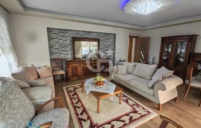 Ulukent Çamlıca Sitesinde 160 m2 Kullanım Alanlı Satılık 3+1