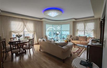 Ulukent Çamlıca Sitesinde 160 m2 Kullanım Alanlı Satılık 3+1