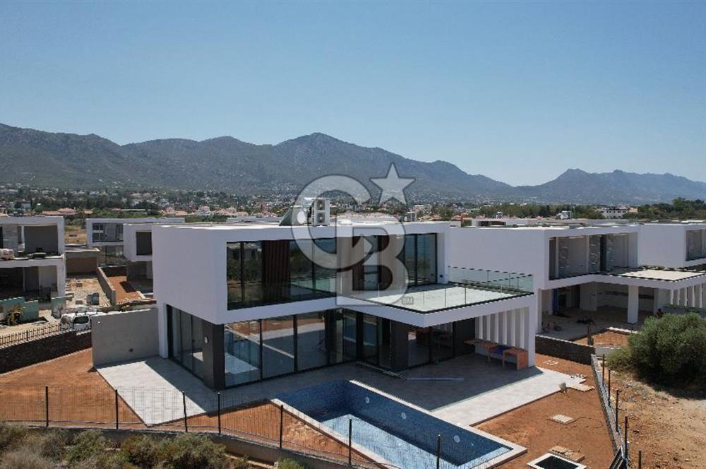 KKTC Girne Çatalköy Bölgesinde Türk Koçanlı Denize Sıfır Lüks 4+1 Villalar