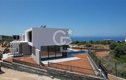 KKTC Girne Çatalköy Bölgesinde Türk Koçanlı Denize Sıfır Lüks 4+1 Villalar