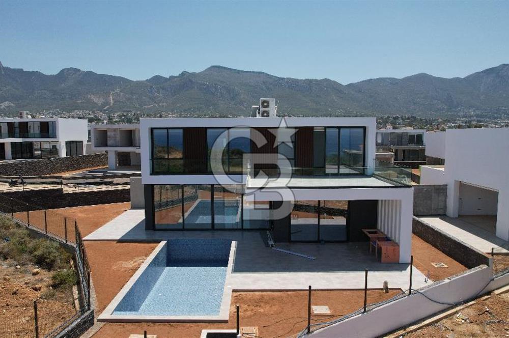 KKTC Girne Çatalköy Bölgesinde Türk Koçanlı Denize Sıfır Lüks 4+1 Villalar