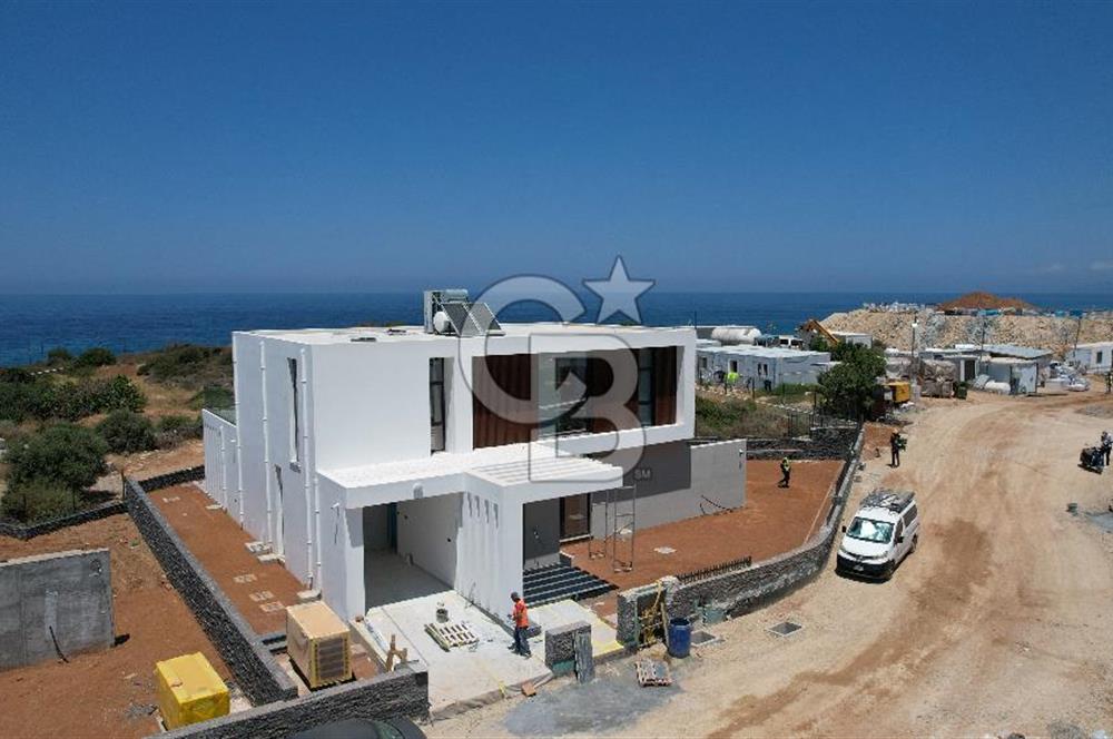 KKTC Girne Çatalköy Bölgesinde Türk Koçanlı Denize Sıfır Lüks 4+1 Villalar