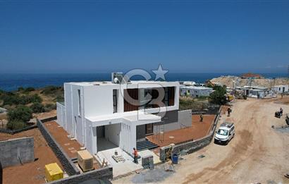 KKTC Girne Çatalköy Bölgesinde Türk Koçanlı Denize Sıfır Lüks 4+1 Villalar