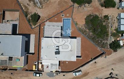 KKTC Girne Çatalköy Bölgesinde Türk Koçanlı Denize Sıfır Lüks 4+1 Villalar