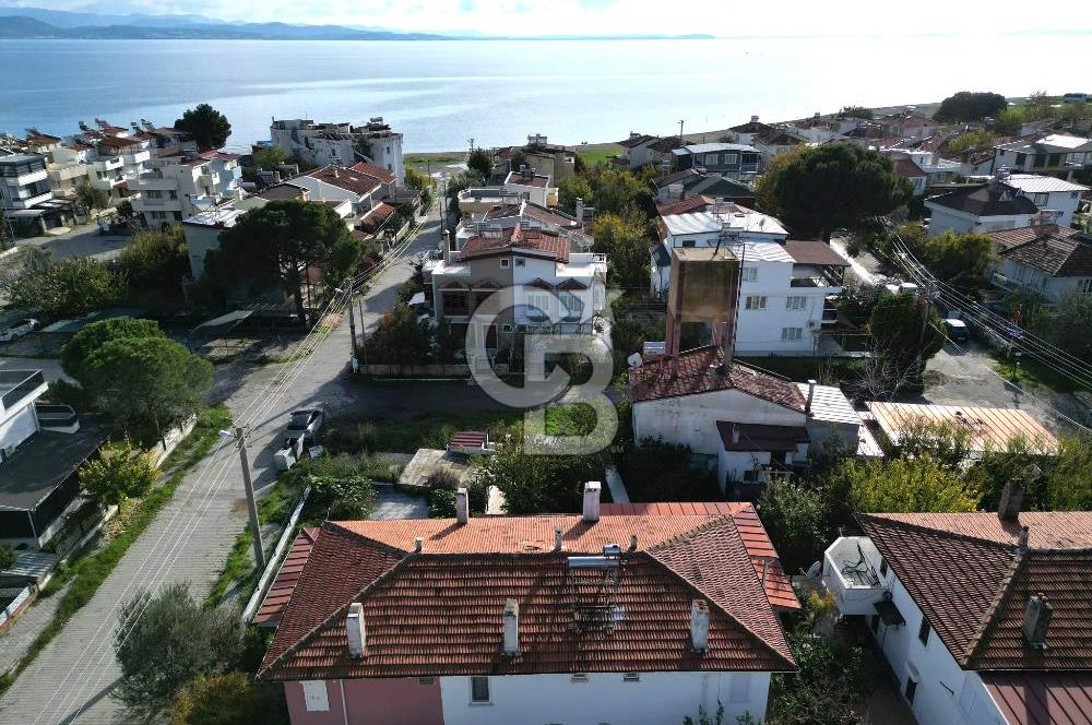 GÜRE TAHTAKUŞLAR'DA, DENİZE 100 mt MESAFEDE UYGUN 2+1 VİLLA