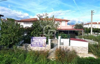 GÜRE TAHTAKUŞLAR'DA, DENİZE 100 mt MESAFEDE UYGUN 2+1 VİLLA