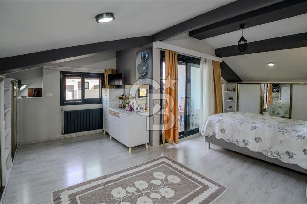 GAZİEMİR DOKUZ EYLÜL 5 + 1 TRİPLEKS SATILIK VİLLA