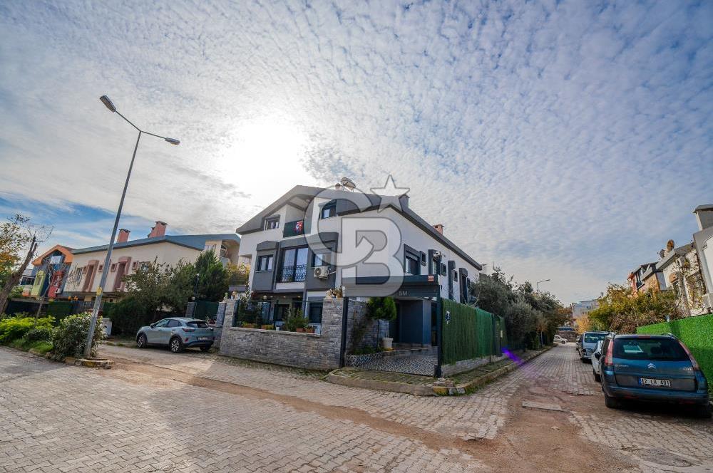 GAZİEMİR DOKUZ EYLÜL 5 + 1 TRİPLEKS SATILIK VİLLA