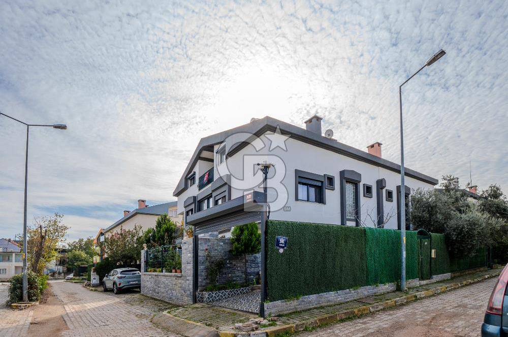 GAZİEMİR DOKUZ EYLÜL 5 + 1 TRİPLEKS SATILIK VİLLA