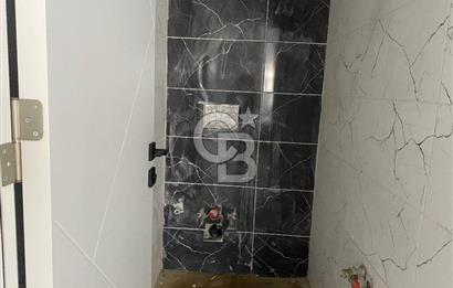 Menemen Vali Kutlu Aktaş Caddesinde Ticari Kiralık Dükkan