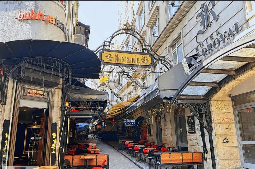 TAKSİM NEVİZADE DE SATILIK KOMPLE BİNA