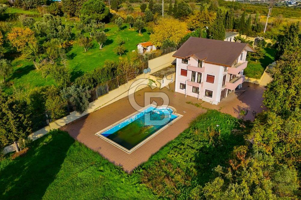 Eskihisar Topçularda 2178 m² Arsa içinde 3 katlı Müstakil Villa