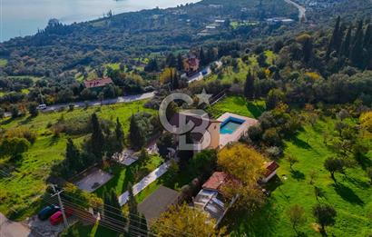 Eskihisar Topçularda 2178 m² Arsa içinde 3 katlı Müstakil Villa