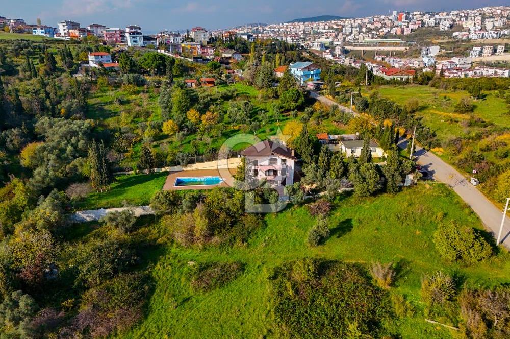 Eskihisar Topçularda 2178 m² Arsa içinde 3 katlı Müstakil Villa