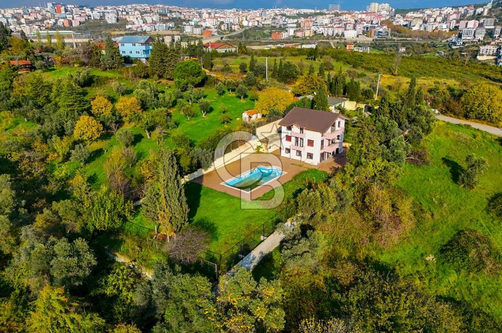 Eskihisar Topçularda 2178 m² Arsa içinde 3 katlı Müstakil Villa