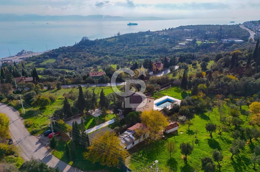 Eskihisar Topçularda 2178 m² Arsa içinde 3 katlı Müstakil Villa