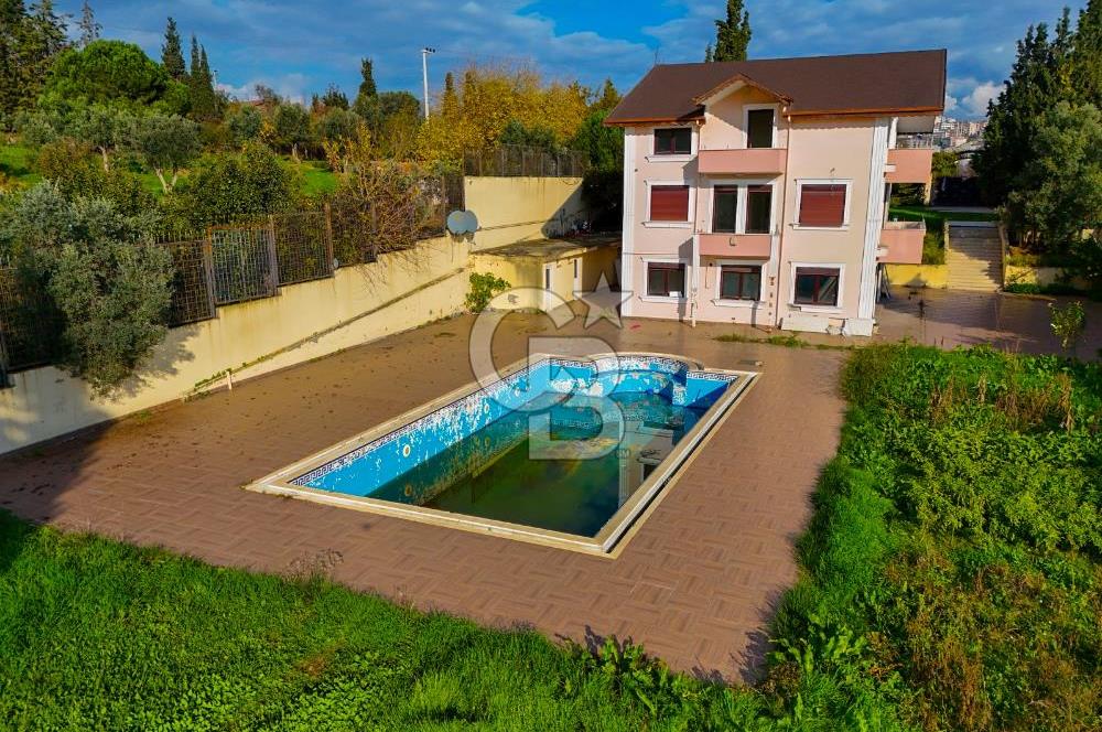 Eskihisar Topçularda 2178 m² Arsa içinde 3 katlı Müstakil Villa