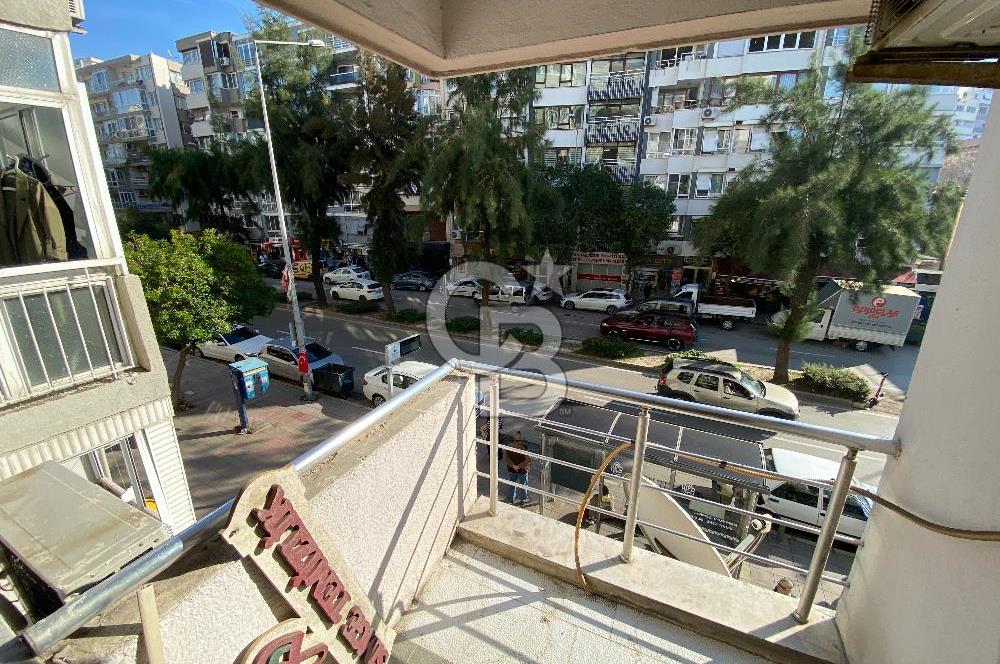 Konak Karataş'ta 145 m2 Satılık Yalı Dairesi