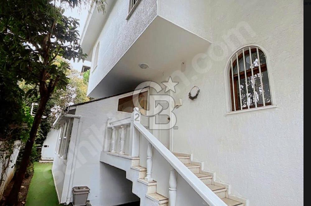 KÜÇÜKYALI SAHİL BANDINDA İŞYERİNE UYGUN 5+1 VİLLA 