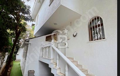 KÜÇÜKYALI SAHİL BANDINDA İŞYERİNE UYGUN 5+1 VİLLA 