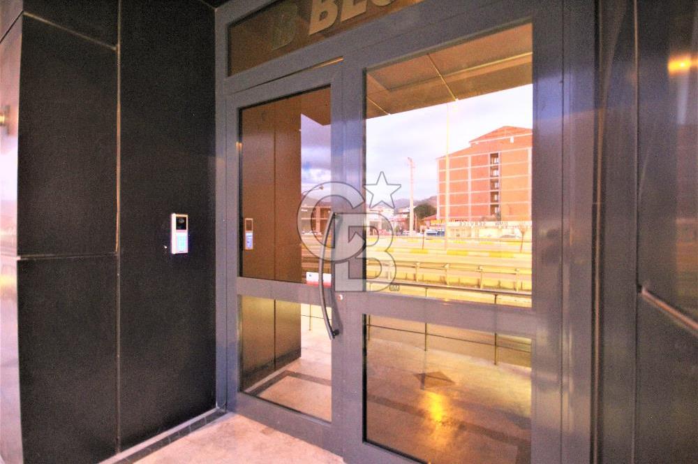 EDREMİT KADIKÖY'DE, CADDE ÜSTÜNDE, ÖN CEPHE, GENİŞ 3+1 DAİRE