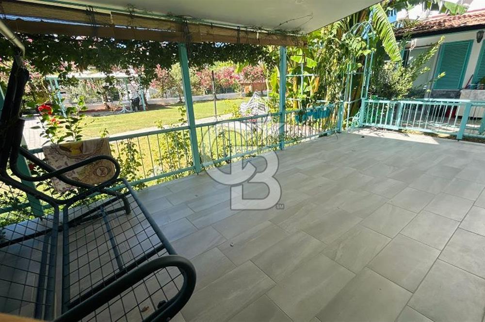 KUŞADASI'NDA SATILIK VİLLA HAVUZLU TRİPLEKS 4+1