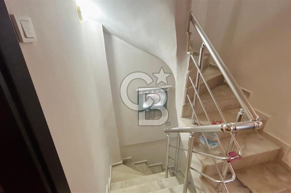 KUŞADASI'NDA SATILIK VİLLA HAVUZLU TRİPLEKS 4+1