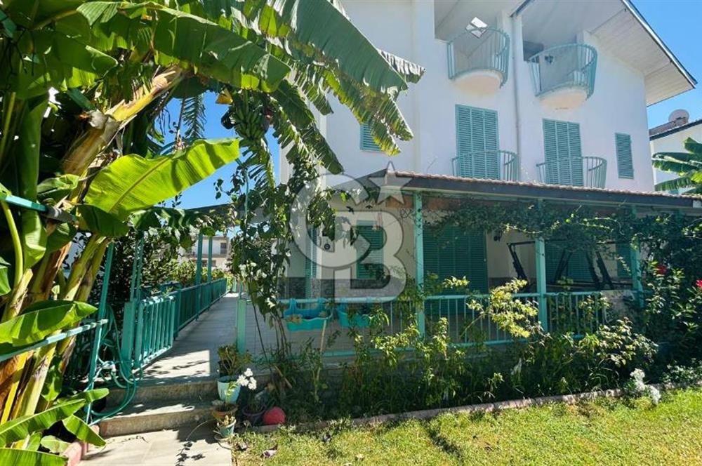 KUŞADASI'NDA SATILIK VİLLA HAVUZLU TRİPLEKS 4+1