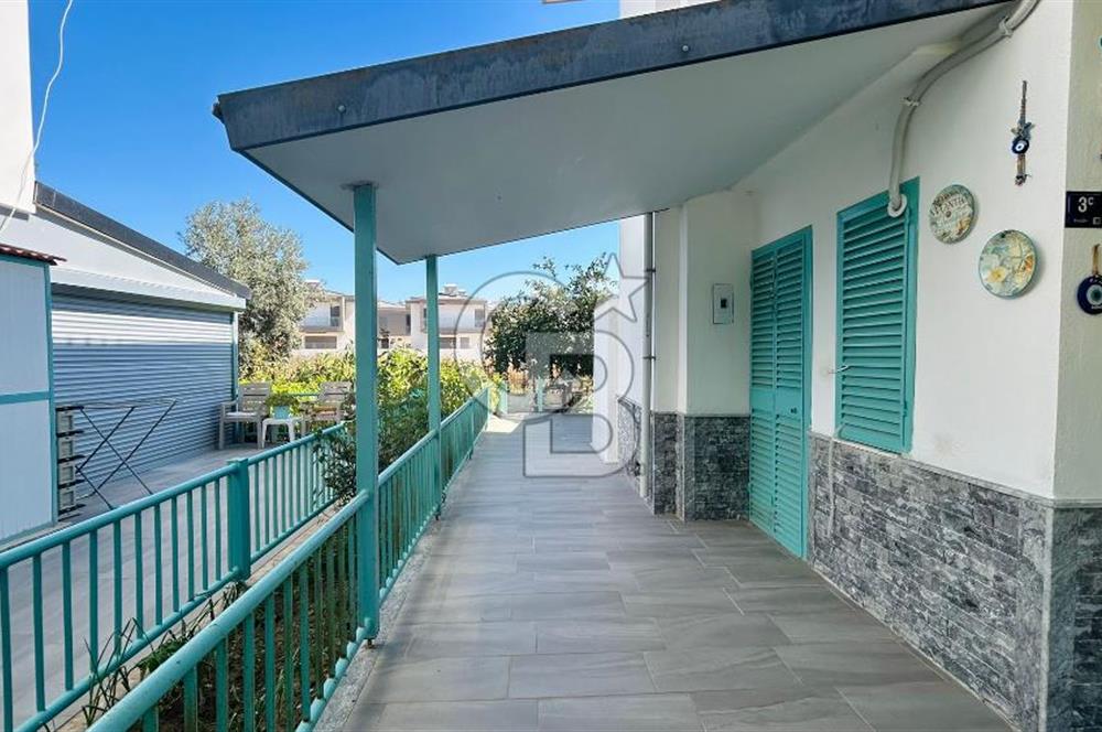 KUŞADASI'NDA SATILIK VİLLA HAVUZLU TRİPLEKS 4+1